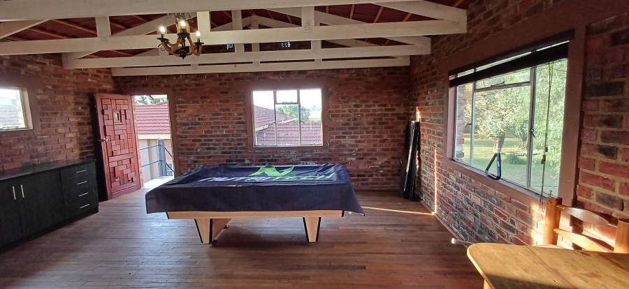 7 Bedroom Property for Sale in Harpington A H North West